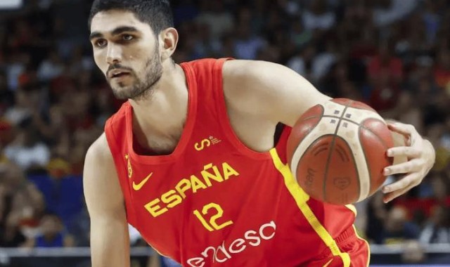 大爆冷！卫冕冠军轰然倒下！东契奇空砍34分，字母哥杀疯了