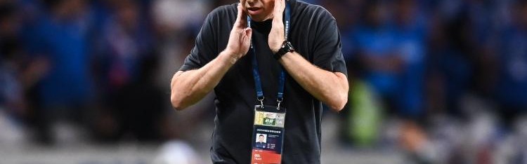 东体：斯卢茨基冒险换人变阵遭反噬，申花争冠已经没有退路